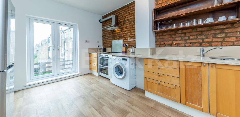 			2 Bedroom, 1 bath, 1 reception Flat			 Delancey Street, Regents Park / Camden